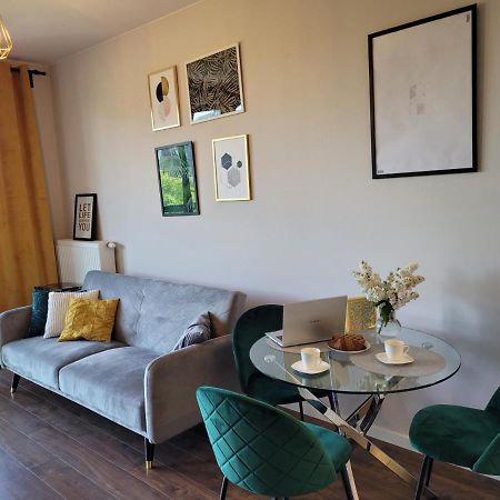 Vizzit Us Premium Apartments Marina Mokotów Warschau Exterior foto